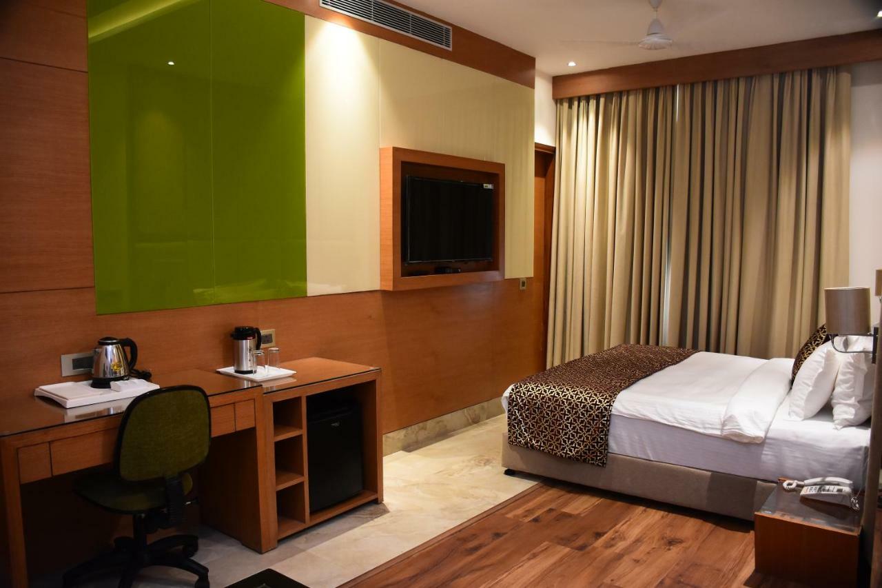 Alīgarh Hotel Orchid Blu מראה חיצוני תמונה