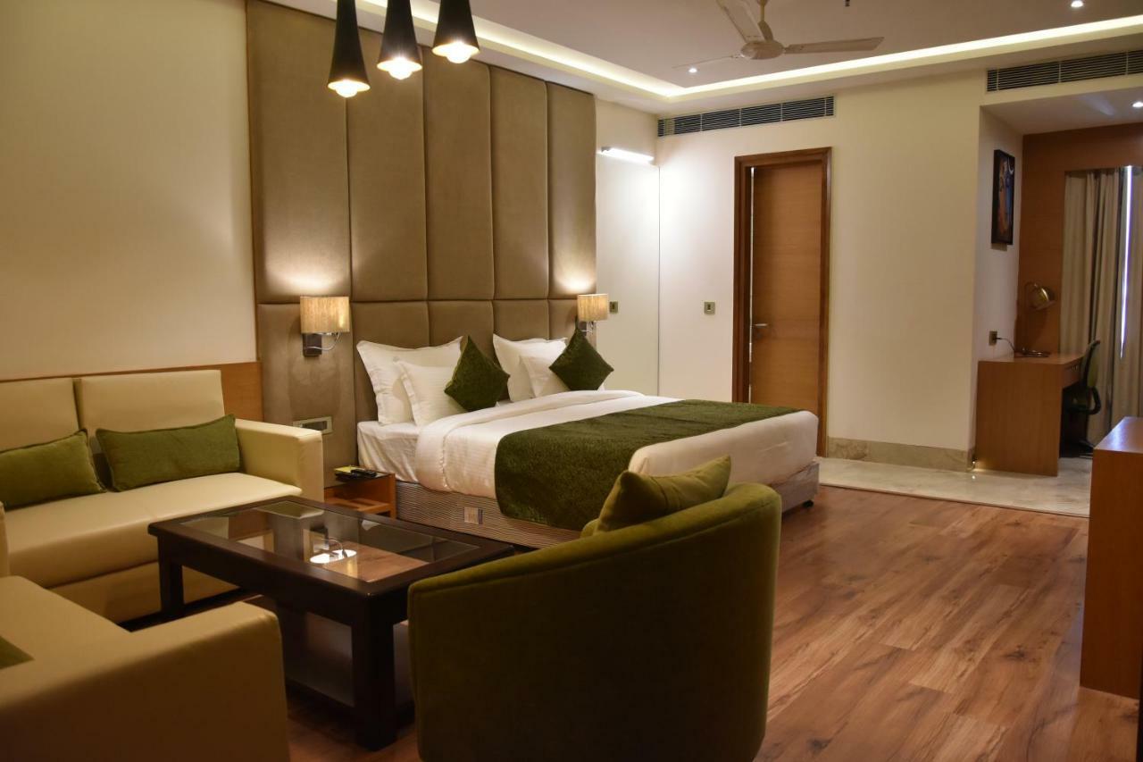 Alīgarh Hotel Orchid Blu מראה חיצוני תמונה