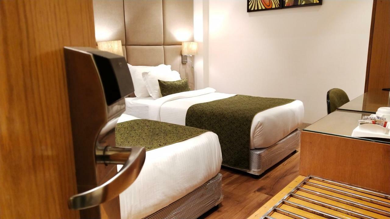 Alīgarh Hotel Orchid Blu מראה חיצוני תמונה