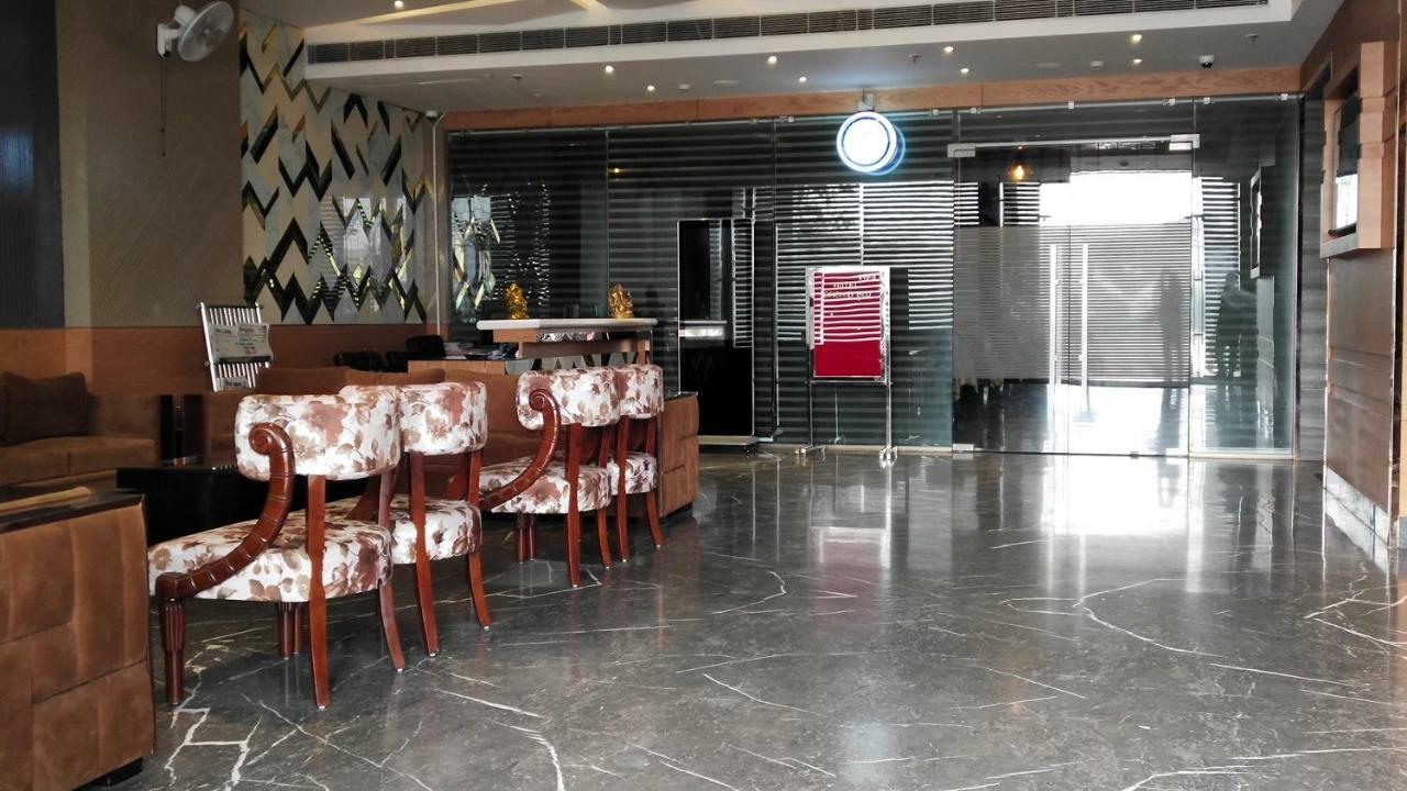 Alīgarh Hotel Orchid Blu מראה חיצוני תמונה