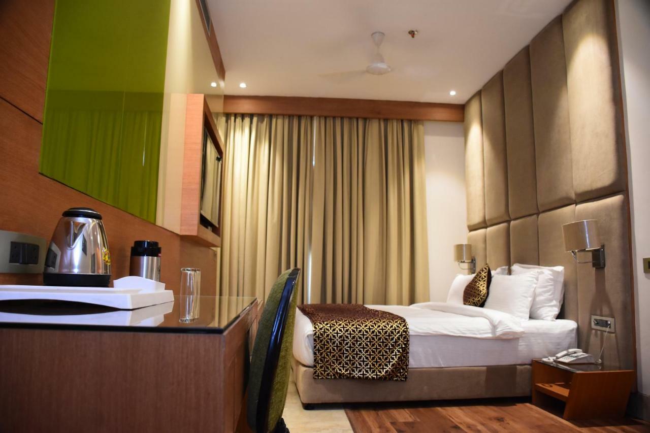 Alīgarh Hotel Orchid Blu מראה חיצוני תמונה